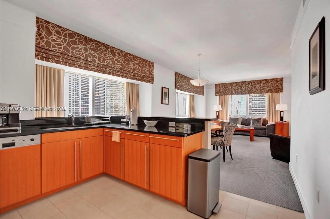 Condo in Miami, Florida, United States 3 - 17288261