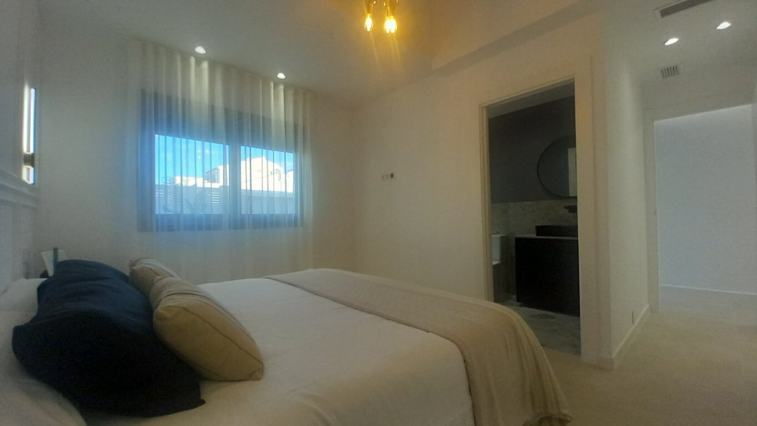 Villa in Torrevieja, Valencian Community, Spain 5 - 17287673