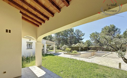 Villa in Secteur Sud, Pernes-les-Fontaines, France 1