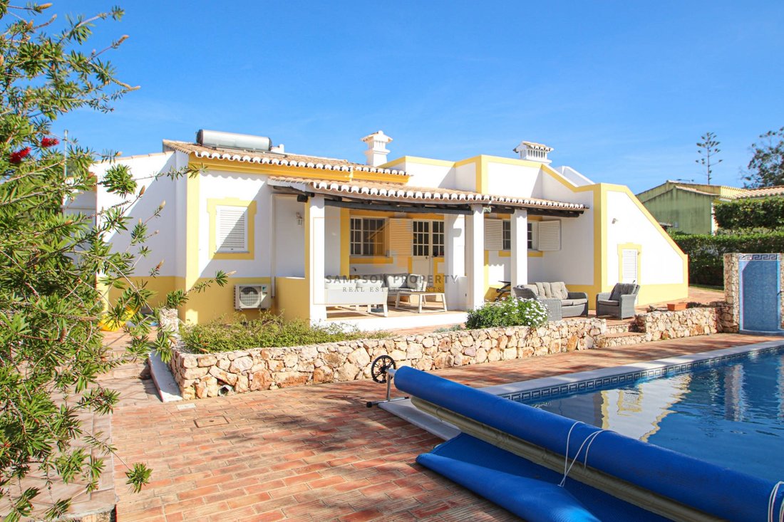 House in Lagoa e Carvoeiro, Algarve, Portugal 1 - 17289723