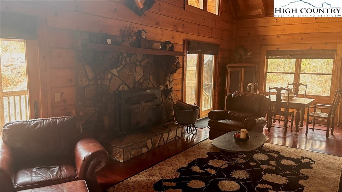 House in Spruce Pine, North Carolina, United States 4 - 17291053