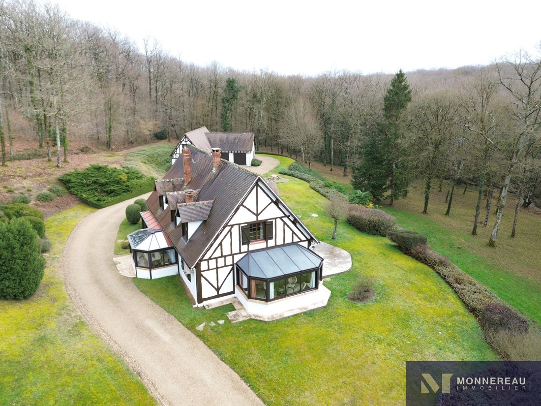 Estate in Arrondissement of Châteauroux, Centre-Val de Loire, France 2 - 17288996