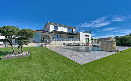 Villa in Uzès, Occitania, France 1