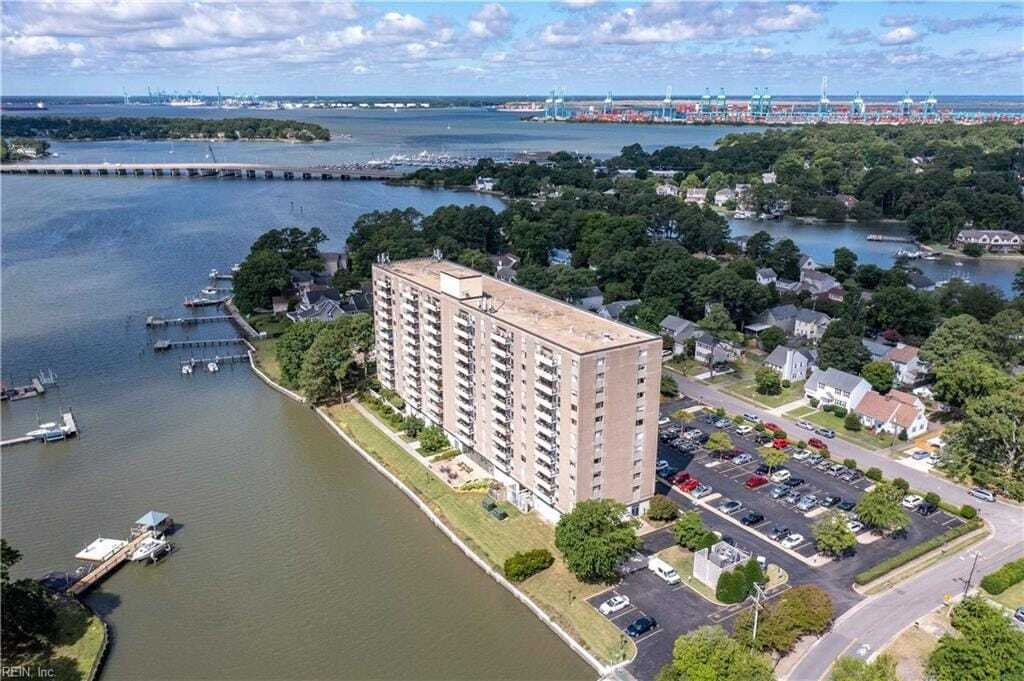 Condo in Norfolk, Virginia, United States 1 - 17288445