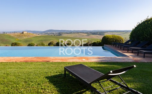 Villa in Asciano, Tuscany, Italy 1