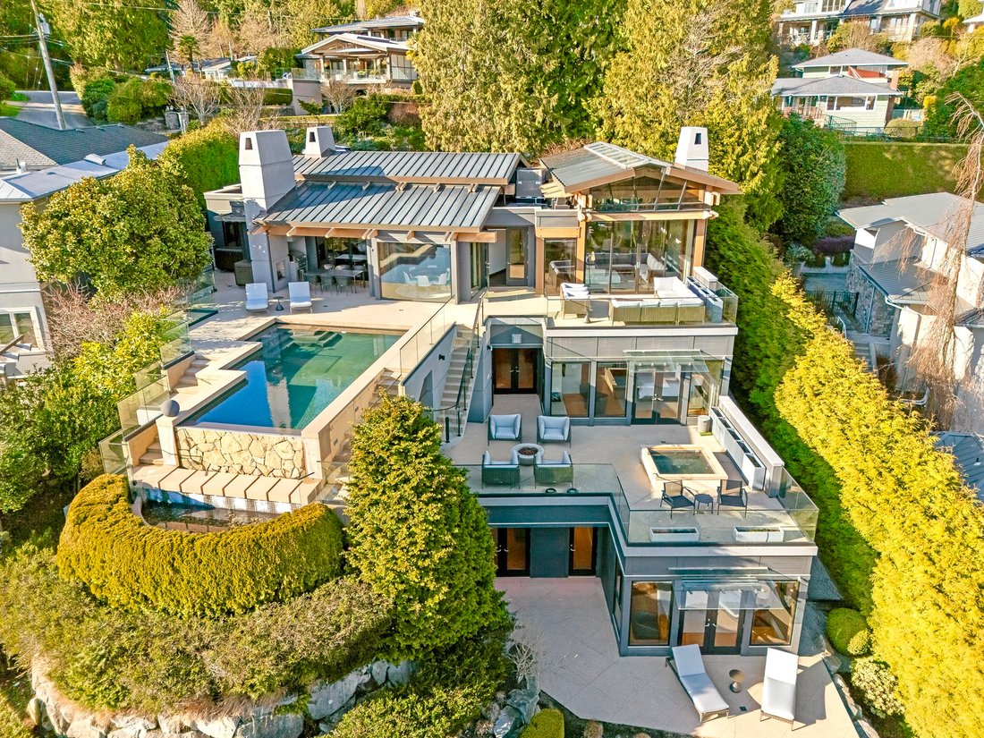 House in West Vancouver, British Columbia, Canada 1 - 17288331