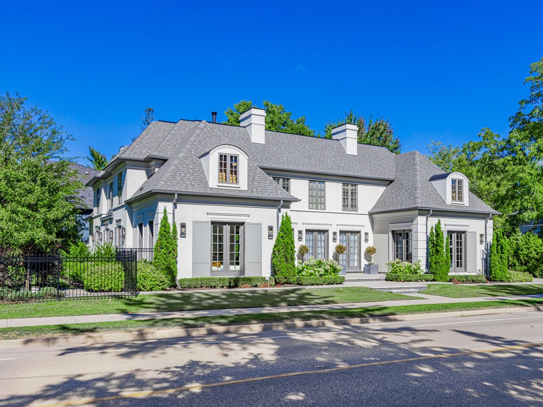House in Oakville, Ontario, Canada 2 - 16165919