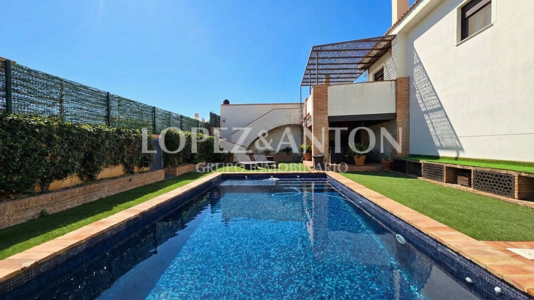 Chalet in San Antonio de Benageber, Valencian Community, Spain 2 - 17290659