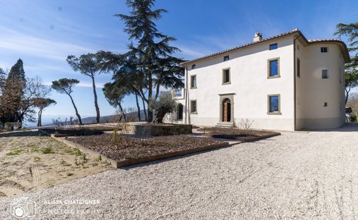 Villa in Tuoro sul Trasimeno, Umbrien, Italien 1