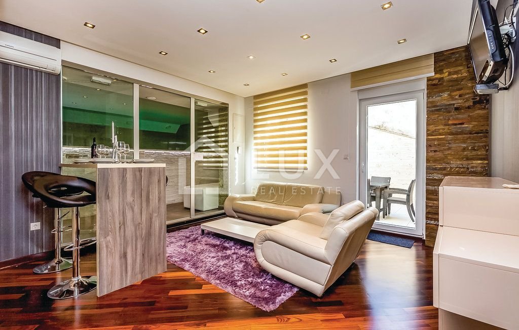 Apartment in Grad Crikvenica, Primorje-Gorski Kotar County, Croatia 4 - 17289442