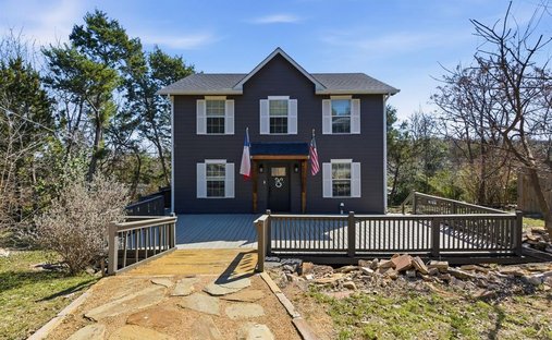 House in Granbury, Texas, United States 1