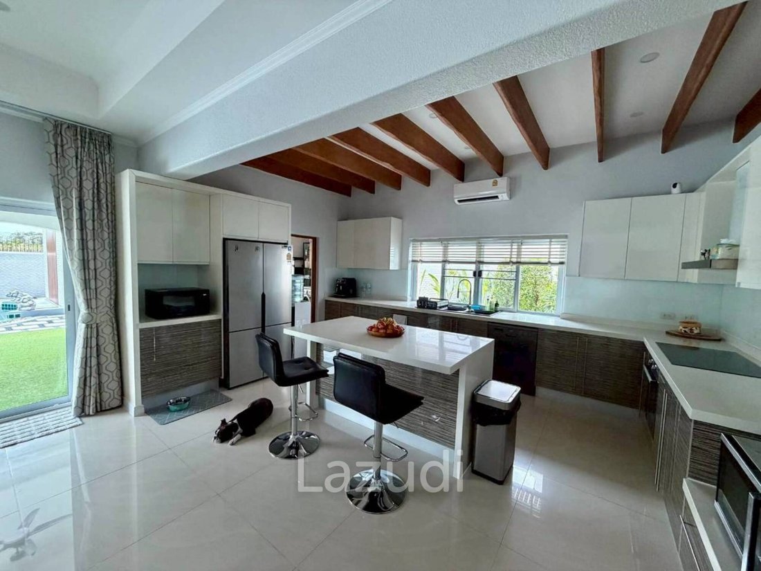 Villa in Pong, Chon Buri, Thailand 3 - 17292138