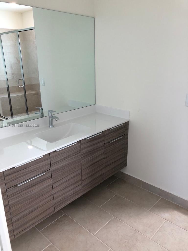 House in Hialeah, Florida, United States 3 - 17291176