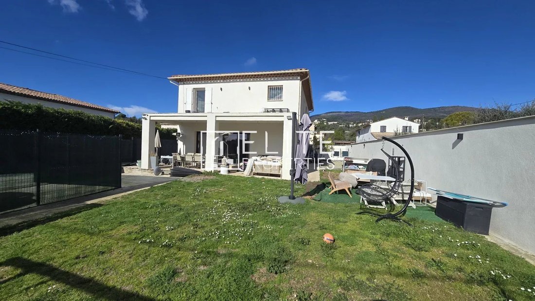 House in Grasse, Provence-Alpes-Côte d'Azur, France 3 - 17290047
