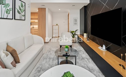 Apartment in Business Bay, Dubai, United Arab Emirates 1