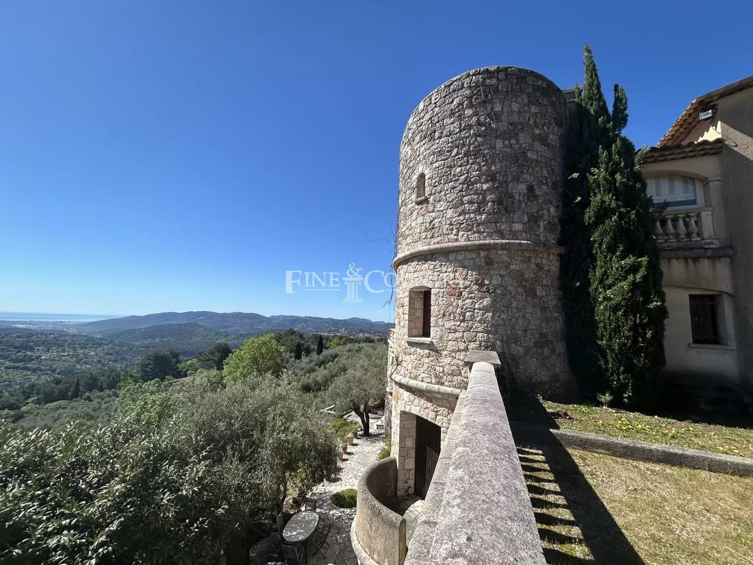 Estate in Grasse, Provence-Alpes-Côte d'Azur, France 2 - 17289776