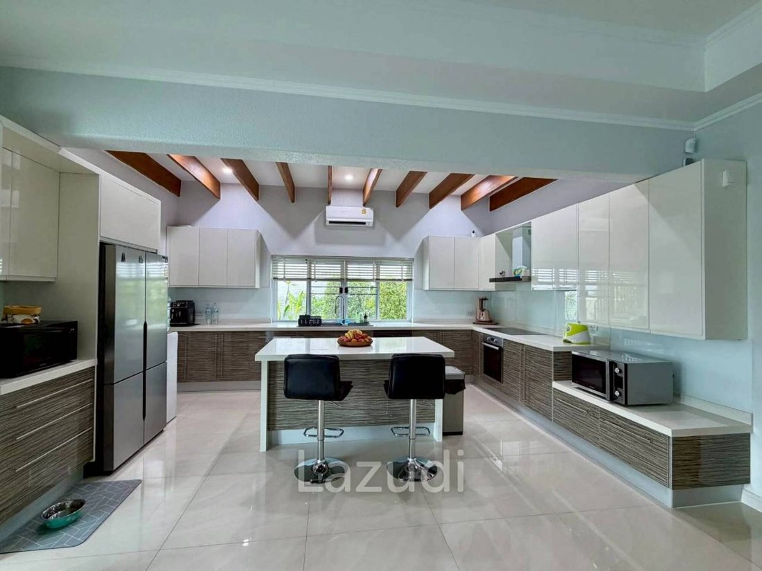 Villa in Pong, Chon Buri, Thailand 4 - 17292138