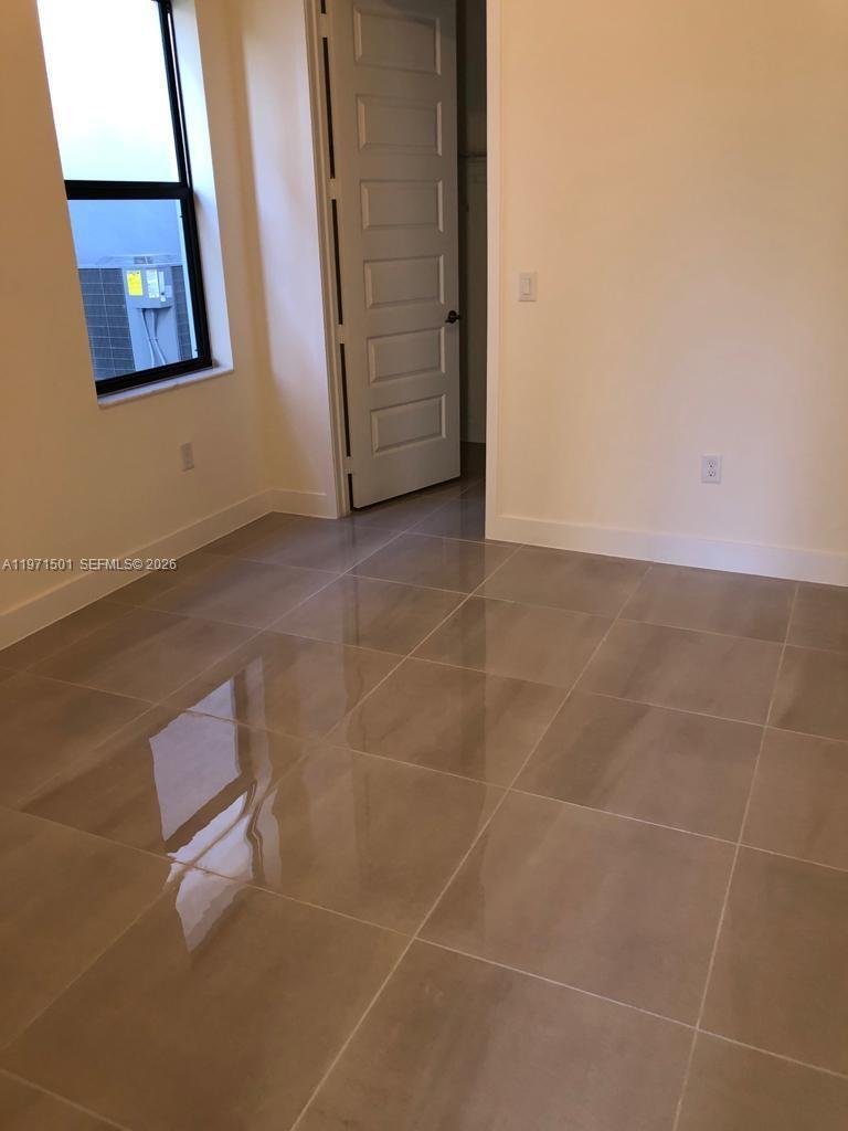 House in Hialeah, Florida, United States 5 - 17291176