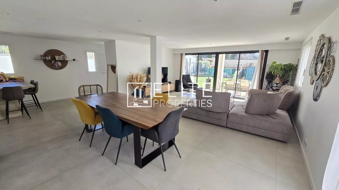 House in Grasse, Provence-Alpes-Côte d'Azur, France 1 - 17290047
