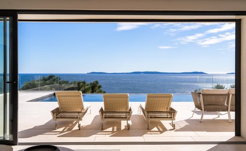 House in Rayol-Canadel-sur-Mer, Provence-Alpes-Côte d'Azur, France 1