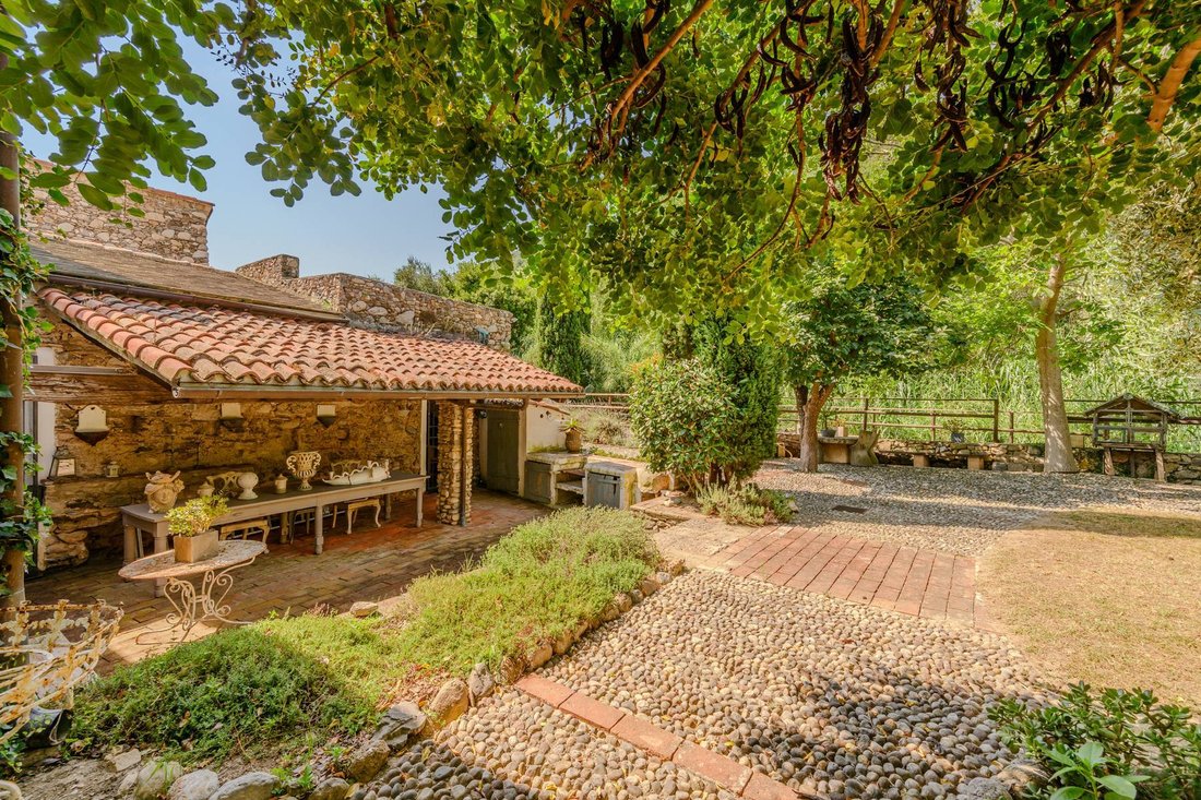 House in Cisano sul Neva, Liguria, Italy 1 - 17292578