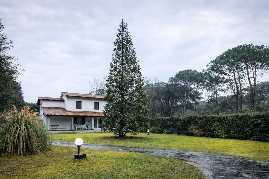 Villa in Ronchi, Massa, Italy 2 - 14016990