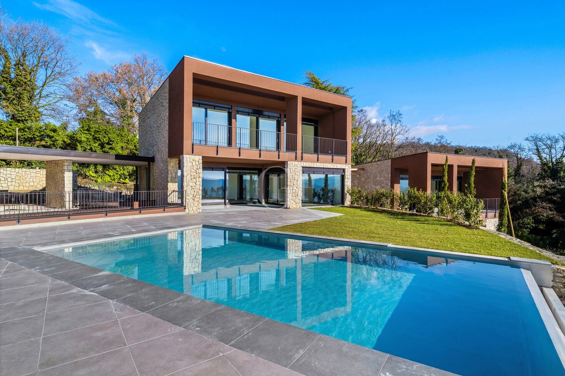 Villa in Garda, Veneto, Italy 1 - 17298688