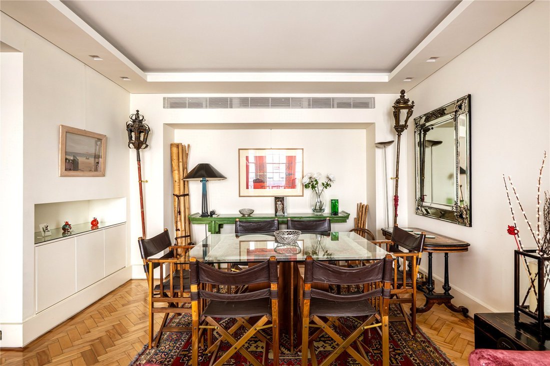 Apartment in Mayfair, Westminster, England 1 - 17299123