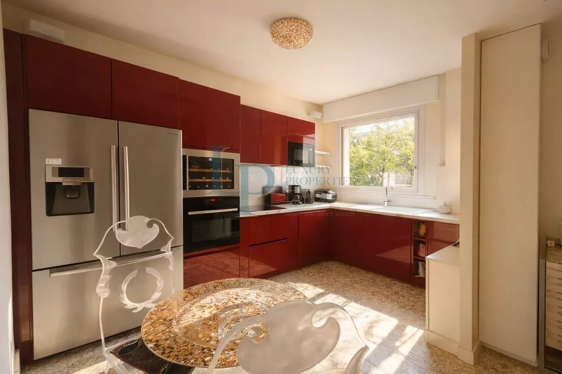 Apartment in Europe, Paris 8e Arrondissement, Paris 2 - 17295154
