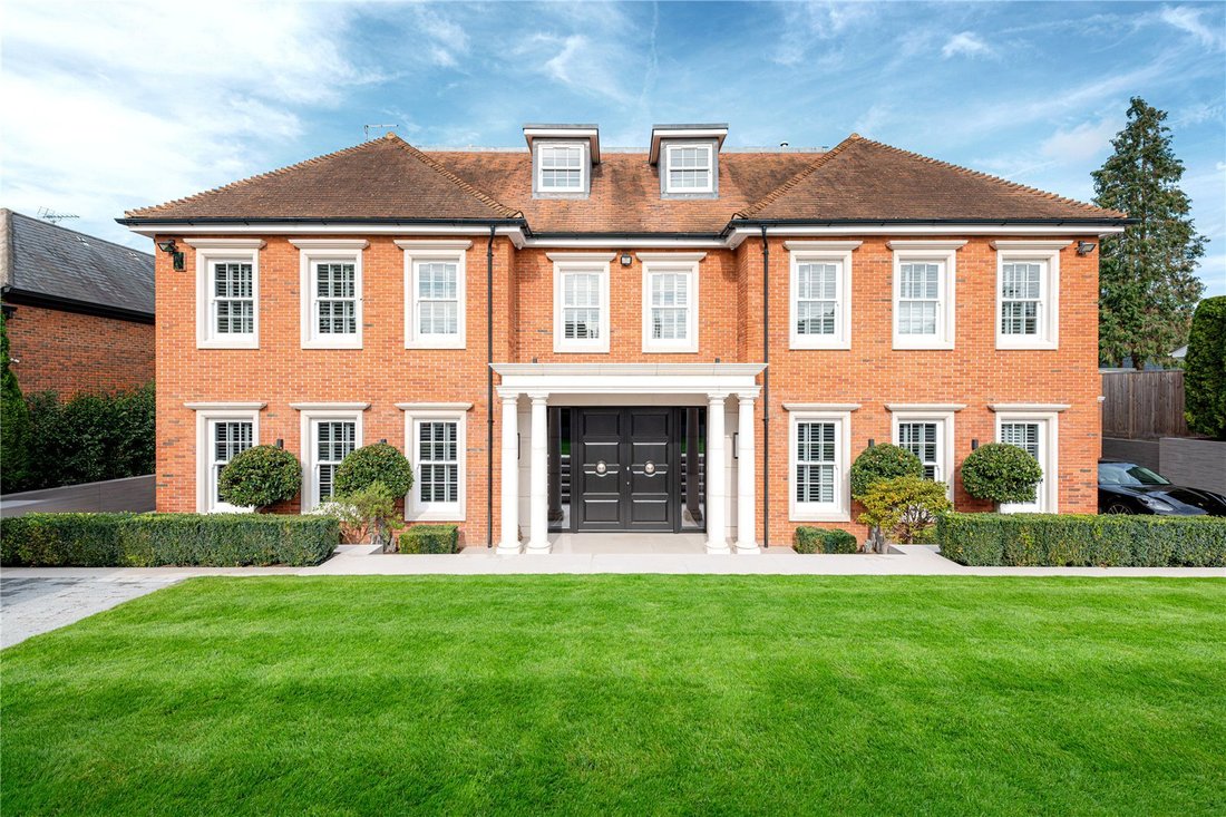House in Fairmile, Elmbridge, England 2 - 17299218