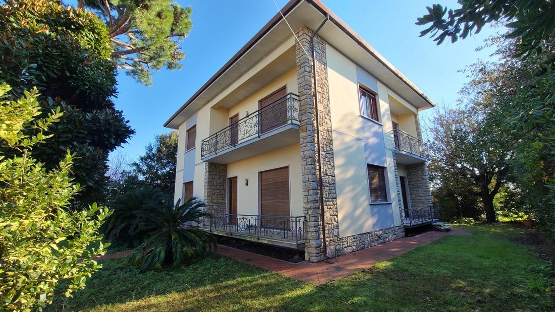 Villa in Tonfano, Pietrasanta, Italy 3 - 17294519