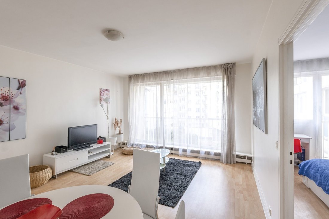 Apartment in Violet Commerce, Paris 15e Arrondissement, Paris 2 - 17298484