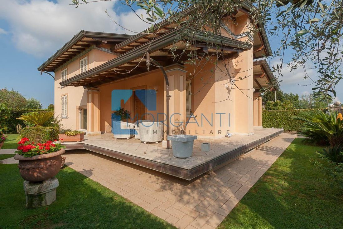 Villa in Fiumetto, Pietrasanta, Italy 1 - 17294178