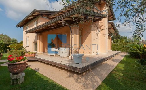 Villa in Fiumetto, Pietrasanta, Italy 1