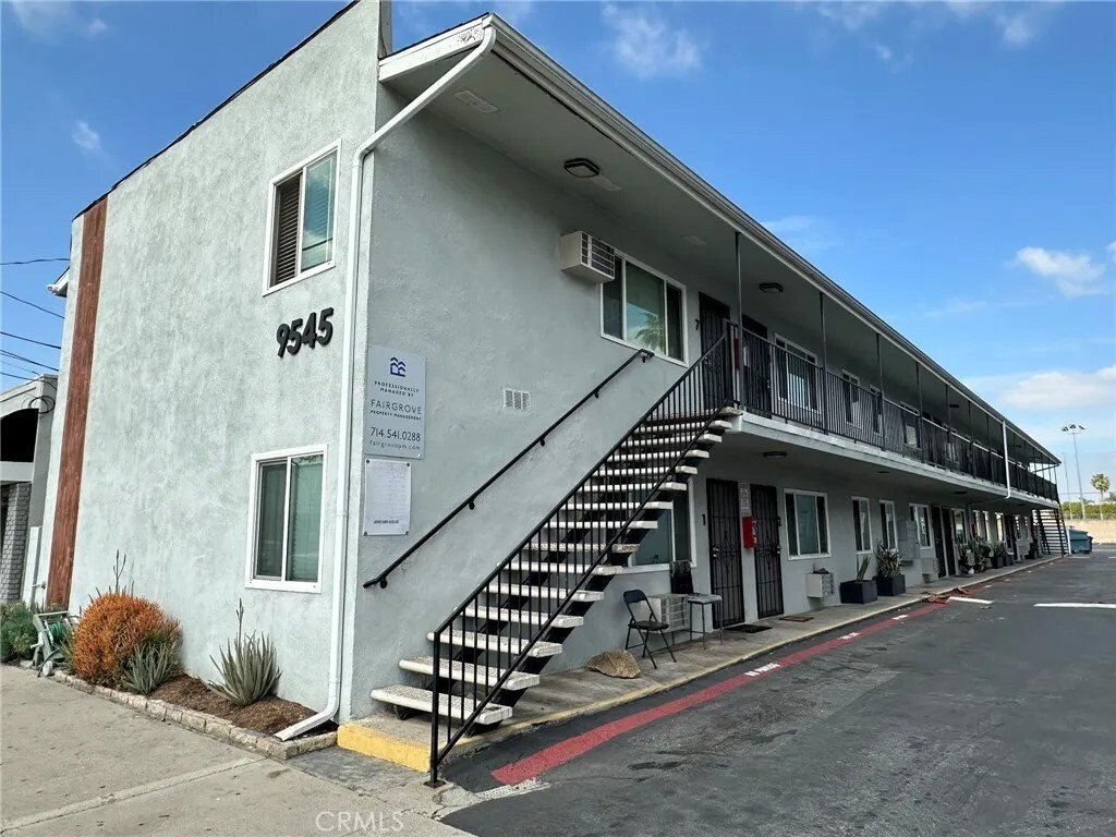 Bellflower, California, United States 1 - 17296978