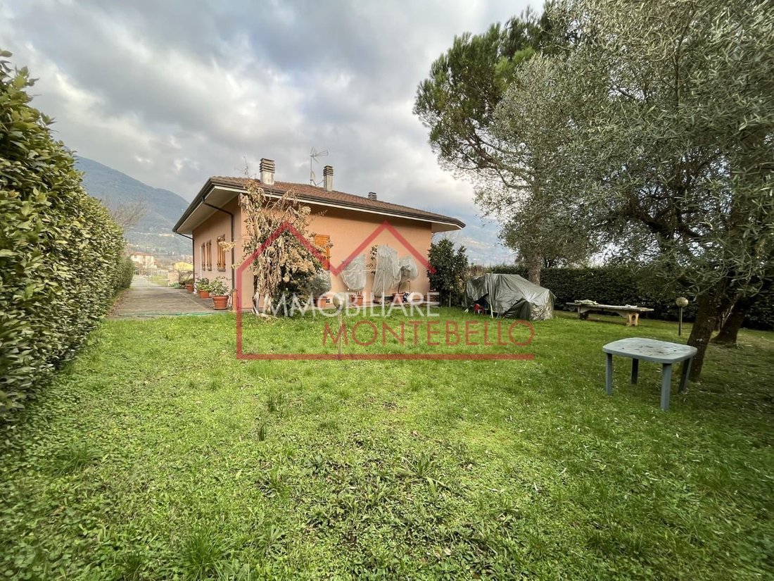 House in Camaiore, Tuscany, Italy 3 - 17294824