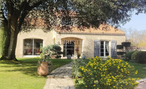 House in Ouest, Lagord, France 1