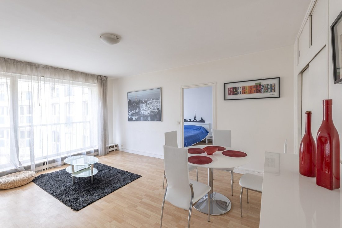 Apartment in Violet Commerce, Paris 15e Arrondissement, Paris 5 - 17298484