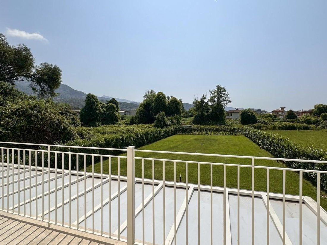 Villa in Pietrasanta, Tuscany, Italy 2 - 14613841