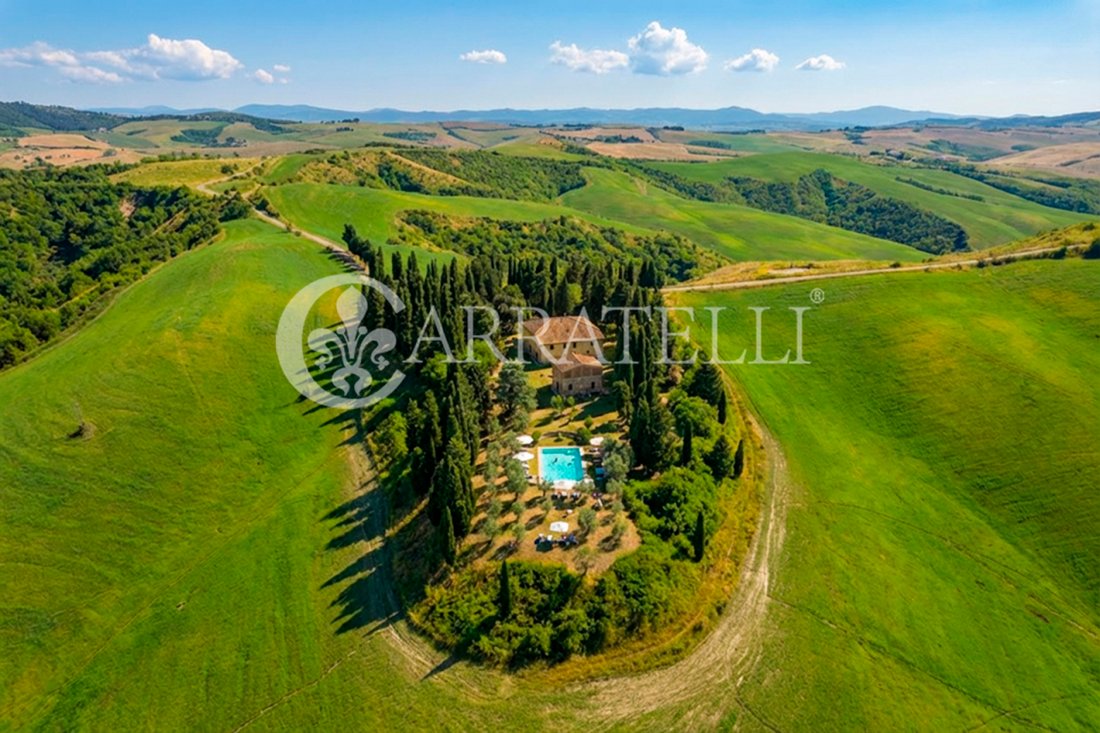 Corps de ferme à Volterra, Toscane, Italie 2 - 17293068
