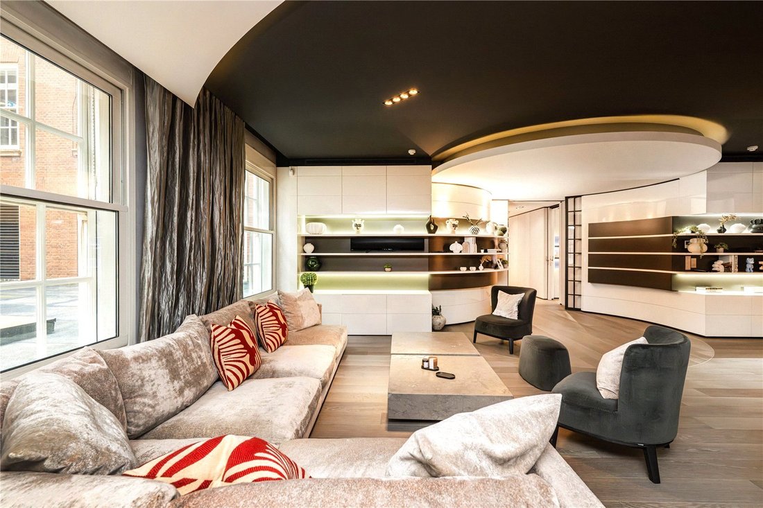 Apartment in Mayfair, Westminster, England 3 - 17298844