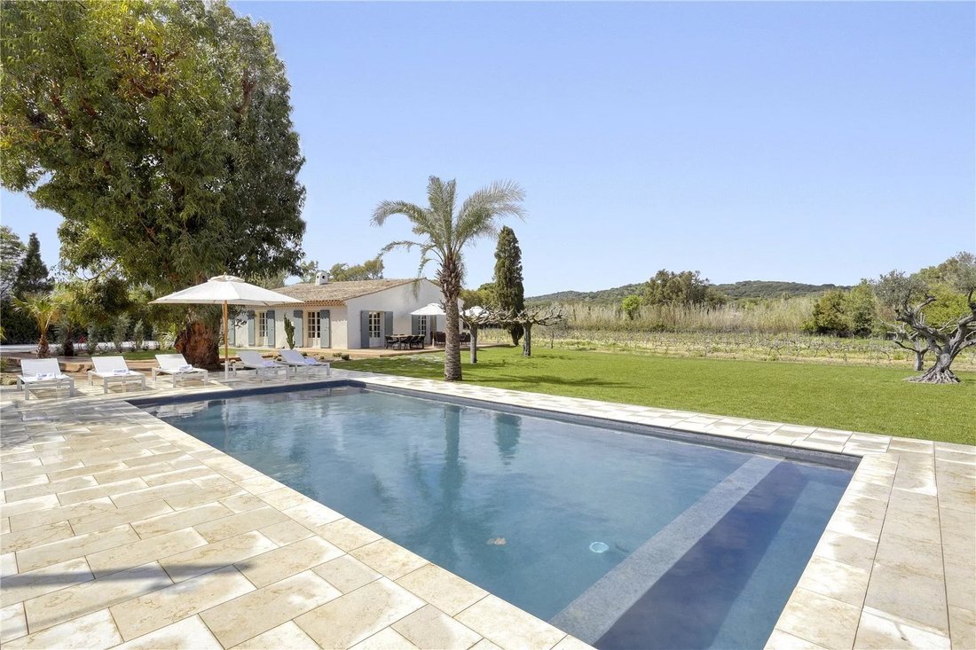 Villa in Ramatuelle, Provence-Alpes-Côte d'Azur, France 3 - 17298032