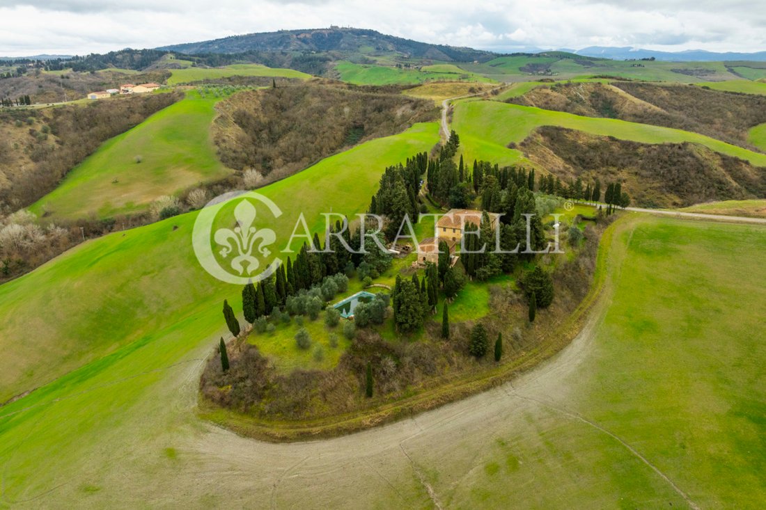 Corps de ferme à Volterra, Toscane, Italie 3 - 17293068