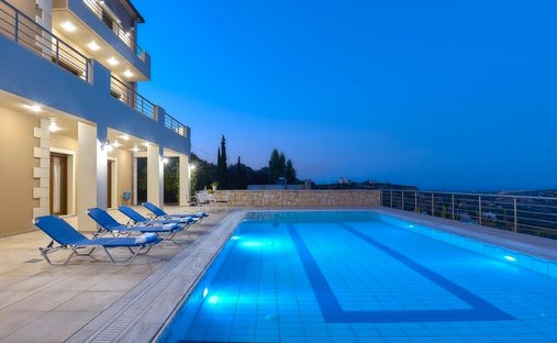 Villa in 3rd Community of Heraklion - Western, Heraklion, Griechenland 1