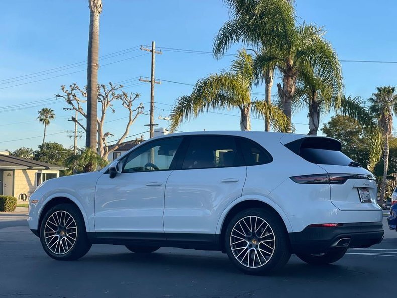 Suv in Glendale, United States 3 - 17299482