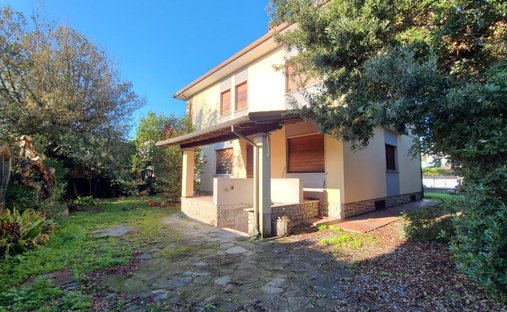 Villa in Tonfano, Pietrasanta, Italy 1
