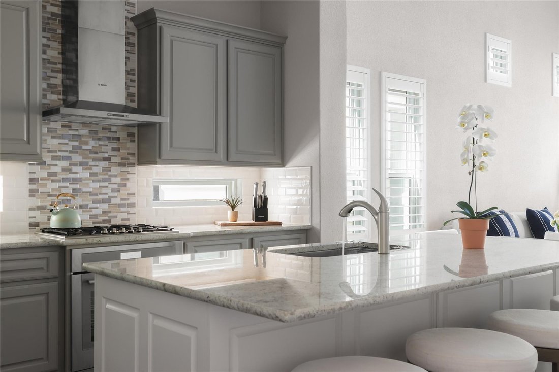 Condo in The Hills, Texas, United States 3 - 17297228