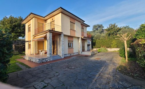House in Seravezza, Tuscany, Italy 1