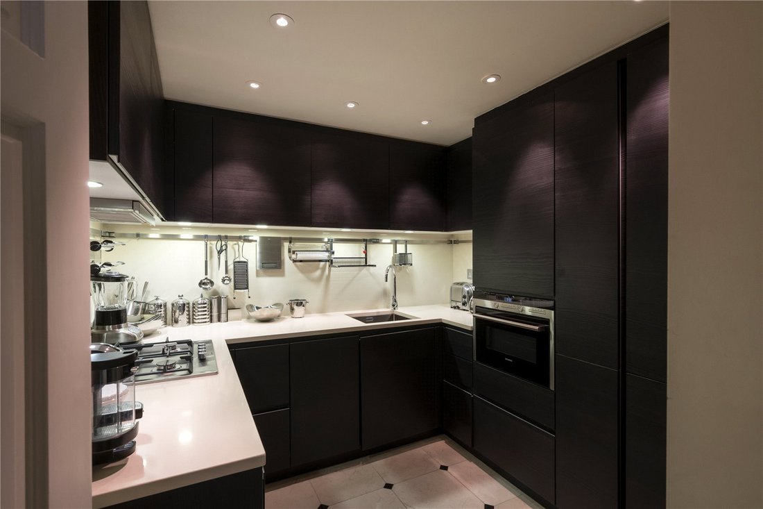 Apartment in Knightsbridge, Kensington And Chelsea, England 4 - 17299198