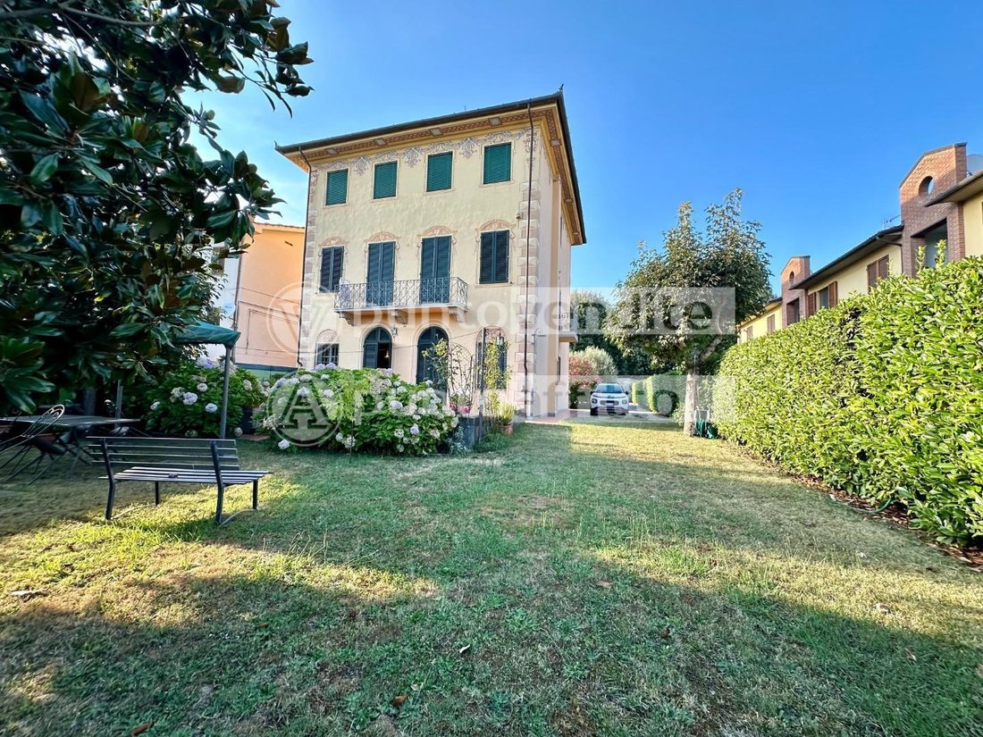 Villa in Capannori, Tuscany, Italy 2 - 17294895